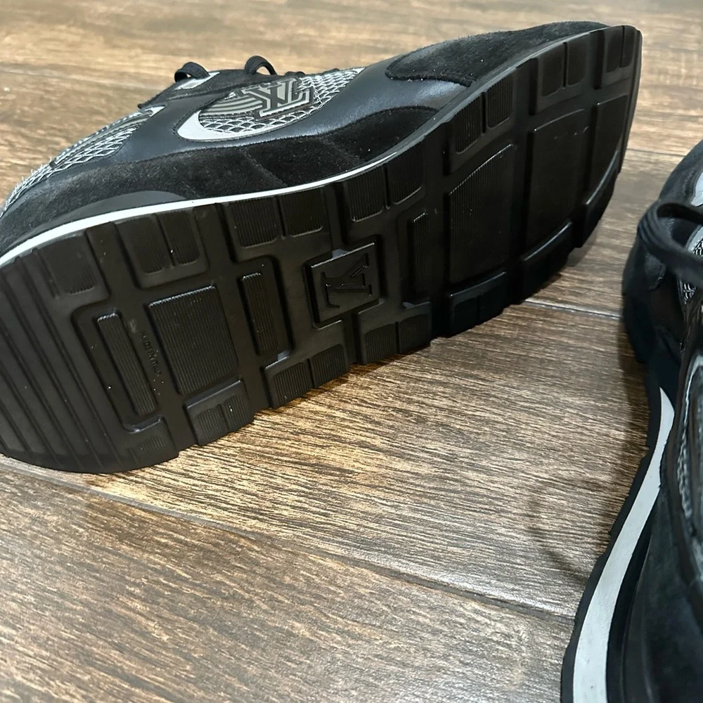 Louis Vuitton Monochrome Mesh Sneakers - Picture 5 of 11